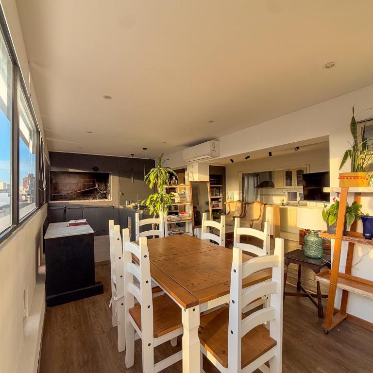 Penthouse con parrillero, terraza y estufa a leña - Two-Bedroom Apartment - 1