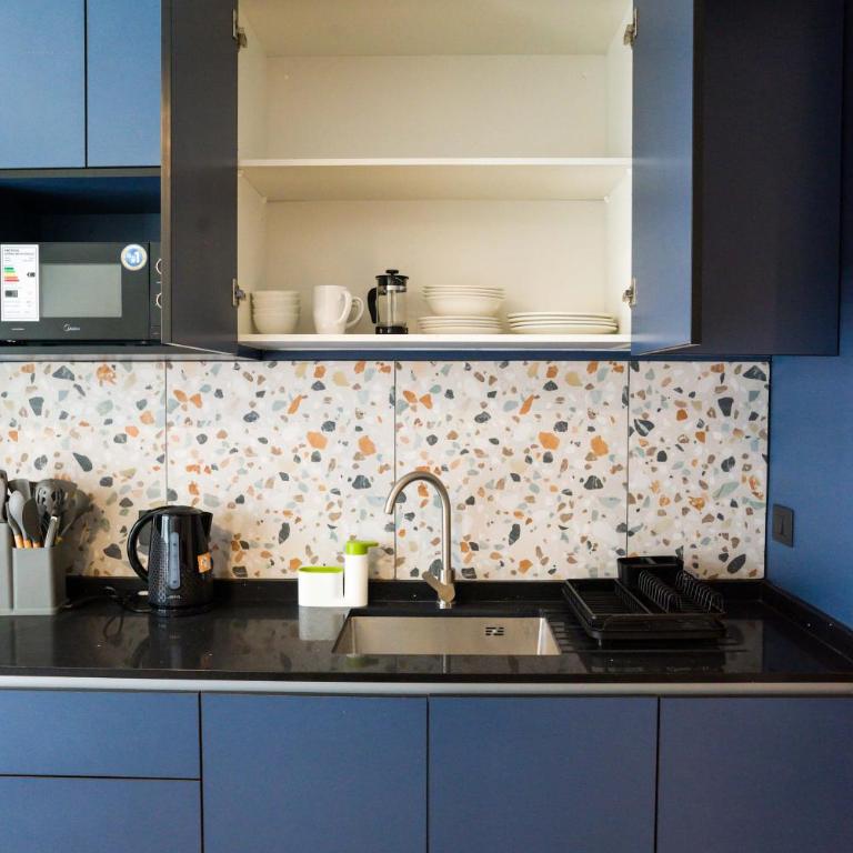 Chic Studio Escape for 3 in Lively Las Condes - Apartment - 15