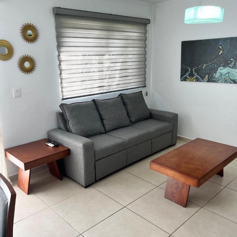 Pacific Nest House Steps from the beach - Three-Bedroom House - 9