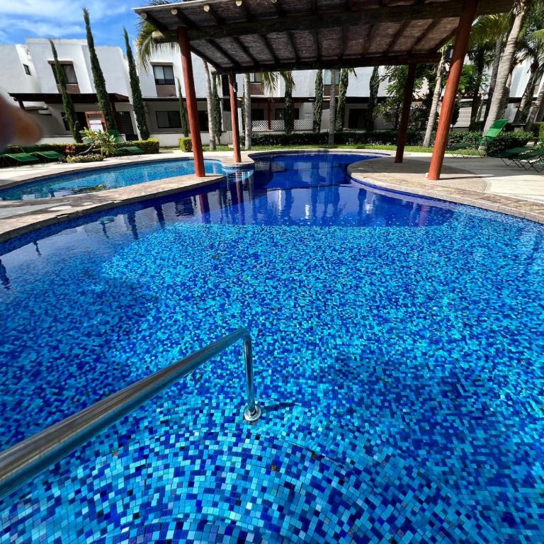 Pacific Nest House Steps from the beach - Three-Bedroom House - 16