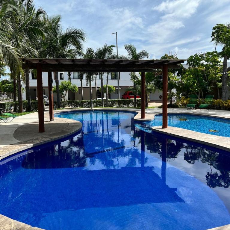 Pacific Nest House Steps from the beach - Three-Bedroom House - 45