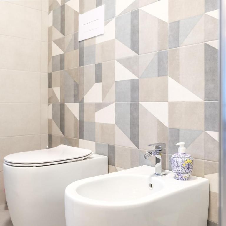 Milazzo Holiday Apartments&Rooms - LiveLoveTravel - Camera Quadrupla con Balcone - 6