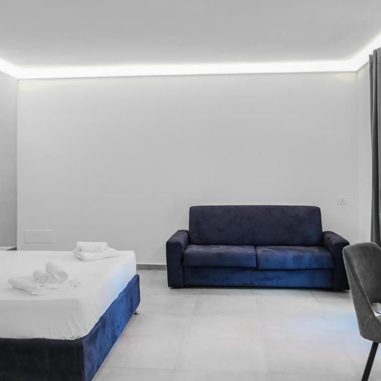 Milazzo Holiday Apartments&Rooms - LiveLoveTravel - Camera Quadrupla con Balcone - 7