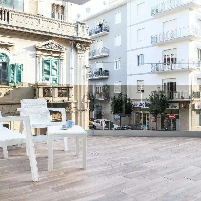 Milazzo Holiday Apartments&Rooms - LiveLoveTravel - Camera Matrimoniale con Terrazza - 7