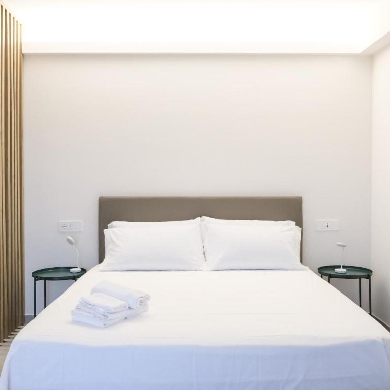 Milazzo Holiday Apartments&Rooms - LiveLoveTravel - Monolocale con Balcone - 2