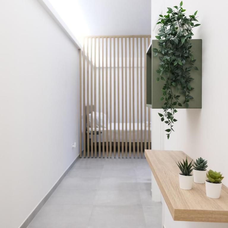 Milazzo Holiday Apartments&Rooms - LiveLoveTravel - Monolocale con Balcone - 7