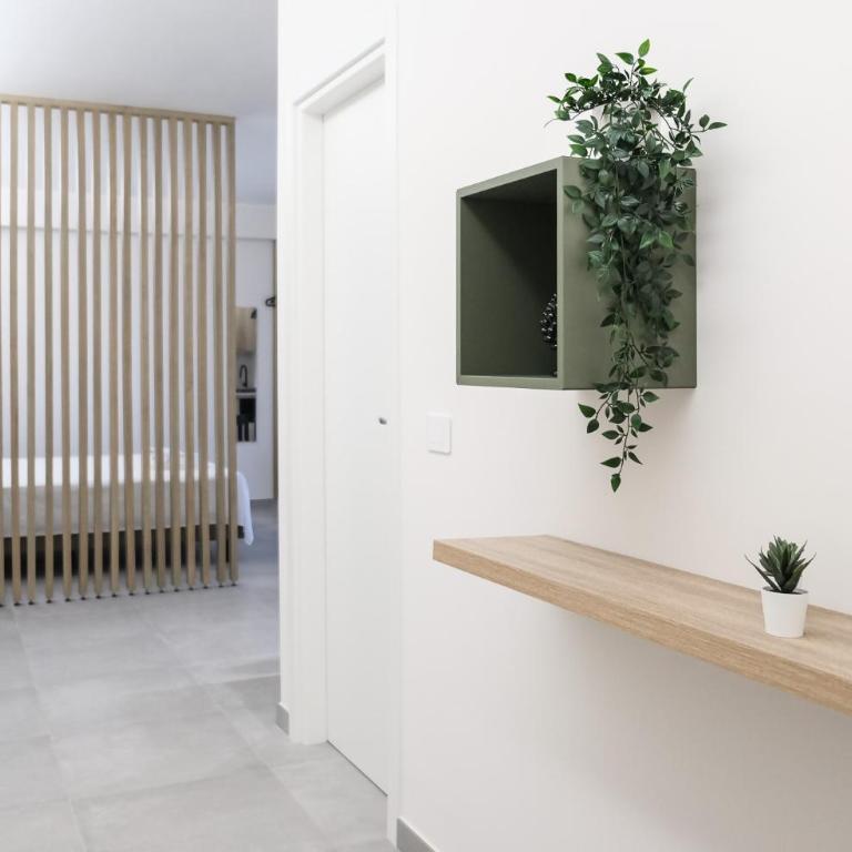 Milazzo Holiday Apartments&Rooms - LiveLoveTravel - Monolocale con Balcone - 9