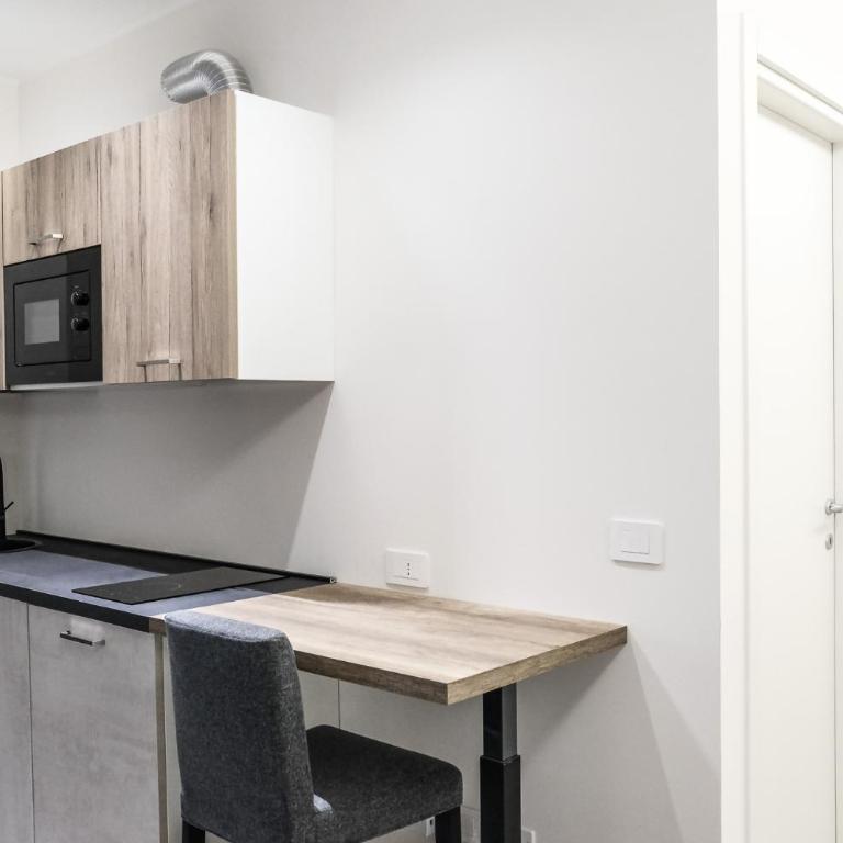 Milazzo Holiday Apartments&Rooms - LiveLoveTravel - Monolocale con Balcone - 12