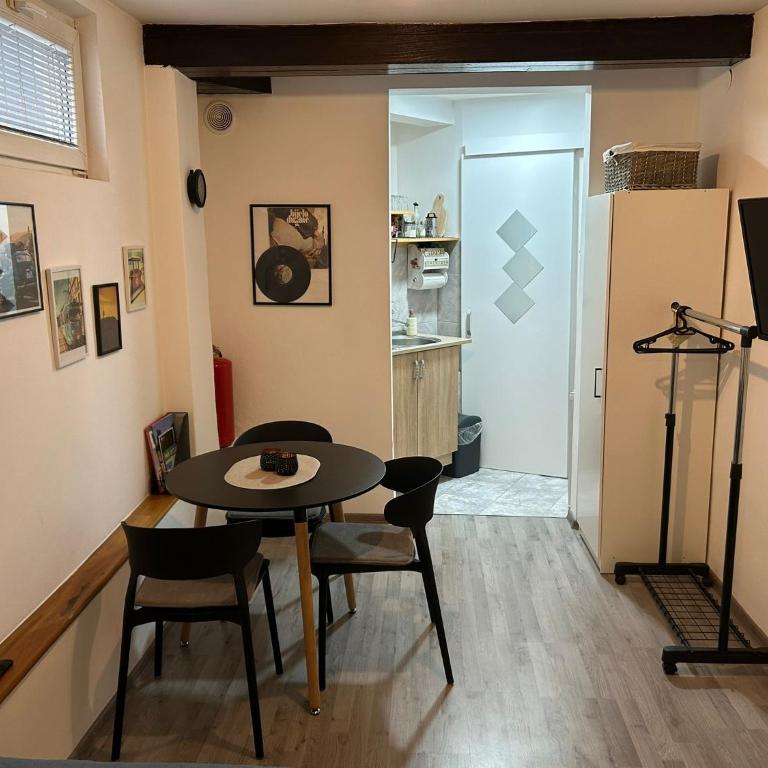 Apartman Nani - Secure and free parking space! - One-Bedroom Apartment - 6