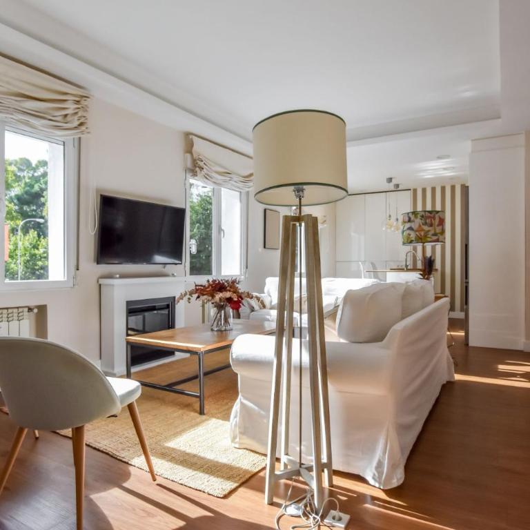 Modern and Bright-2Bedroom 2Bathroom-Bernabéu - Two-Bedroom Apartment - 2