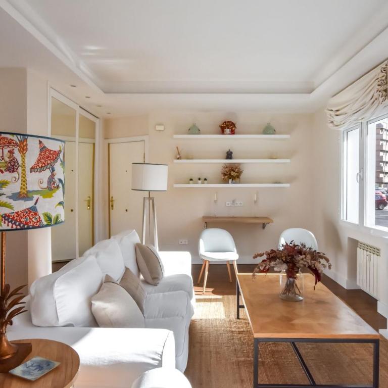 Modern and Bright-2Bedroom 2Bathroom-Bernabéu - Two-Bedroom Apartment - 7
