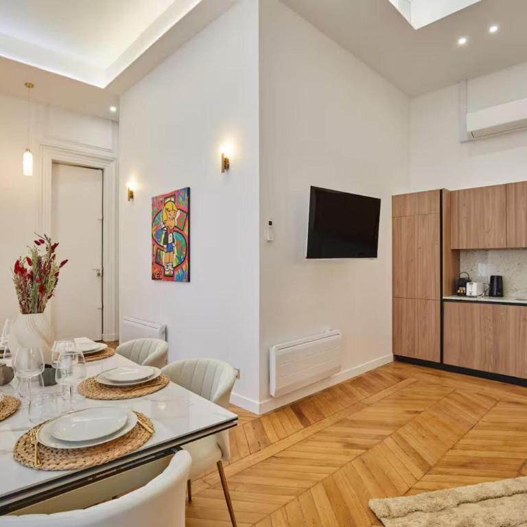 Chic Saint Honoré Luxury Stay with AC - Appartement - 10