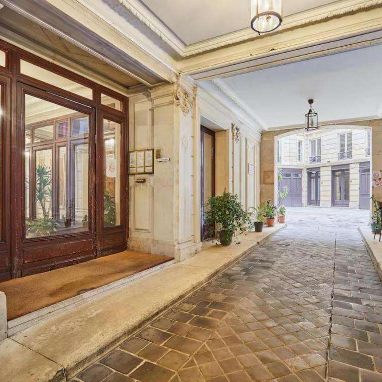 Chic Saint Honoré Luxury Stay with AC - Appartement - 22