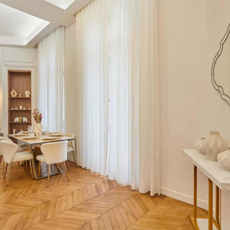 Chic Saint Honoré Luxury Stay with AC - Appartement - 12
