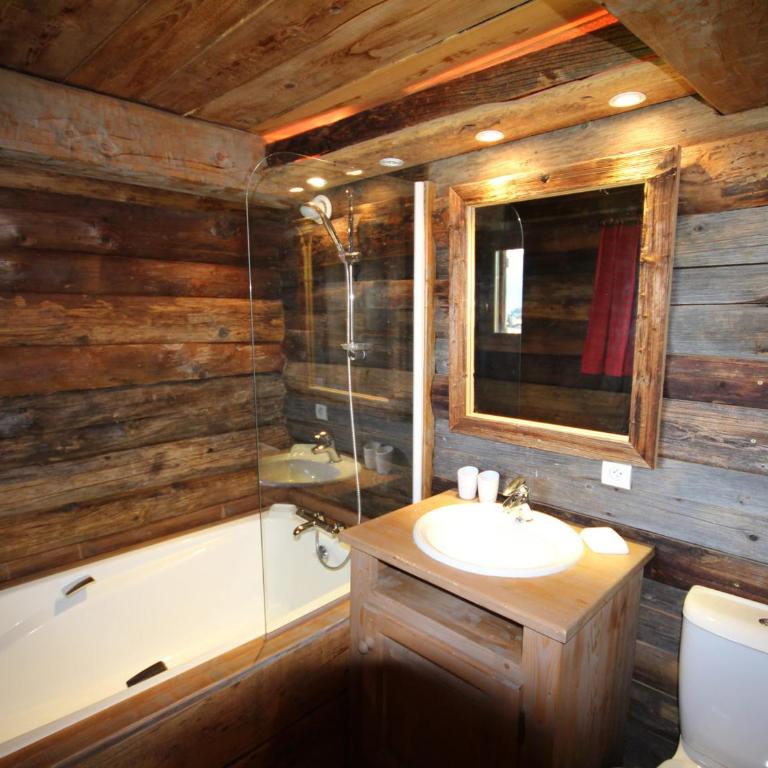 Chalet spacieux Les Saisies, 6 chambres, sauna, 11 pers. - Chalet 3 Chambres - 12