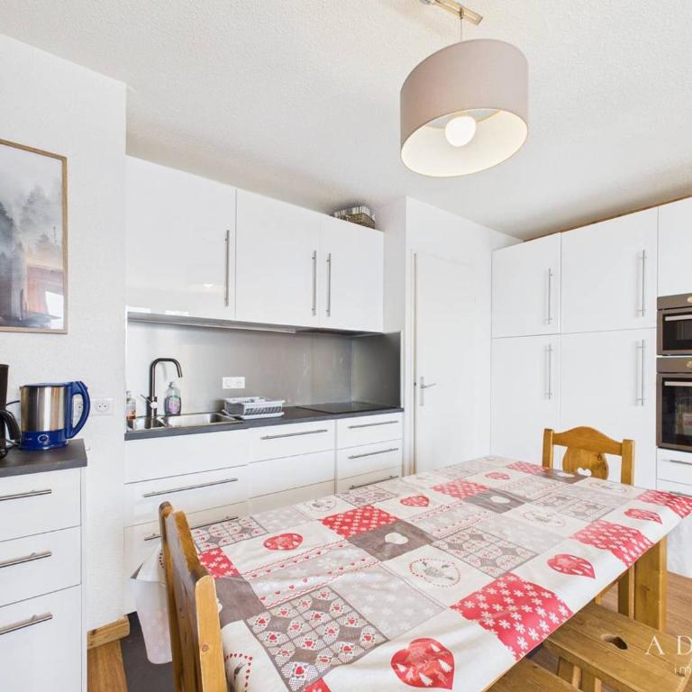 Charmant T2 rénové, skis aux pieds, balcon sud, parking inclus, 6 pers - Montvalezan - FR-1-398-540 - Appartement (6 Adultes) - 2
