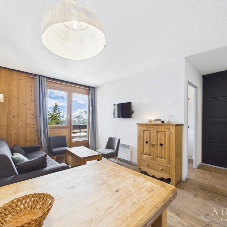 Bel Appartement Rénové avec Balcon - Ski aux Pieds, 5 Pers., Près des Commerces - FR-1-398-547 - Appartement (5 Adultes) - 2