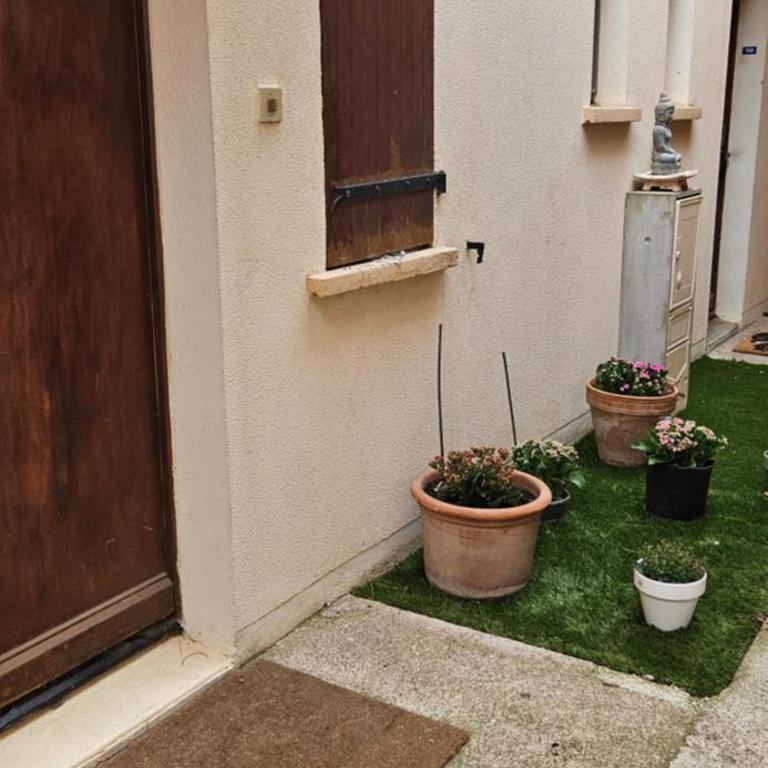 residence eureka T2 proche du camp - Apartamento de 1 dormitorio - 3