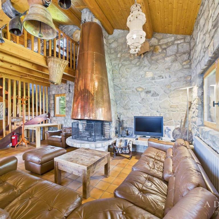 Chalet Savoyard pour 18 pers, proche pistes et commerces, cheminée, balcon, navette gratuite - FR-1-398-582 - Chalet (18 Adultes) - 8