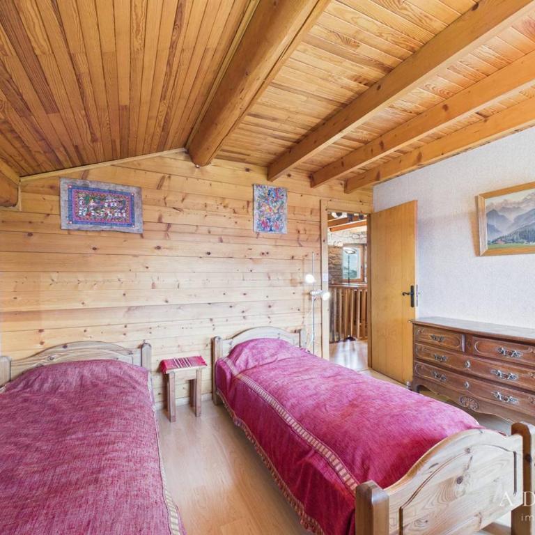 Chalet Savoyard pour 18 pers, proche pistes et commerces, cheminée, balcon, navette gratuite - FR-1-398-582 - Chalet (18 Adultes) - 17
