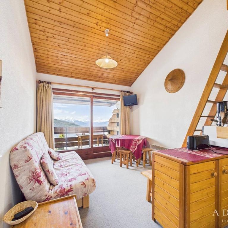 Studio mezzanine cosy, balcon plein sud, quartier calme, proche pistes et commerces, navette gratuite - FR-1-398-554 - Studio - 1