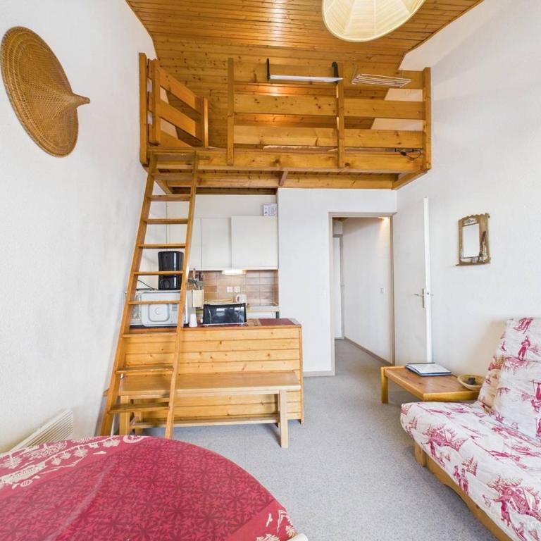 Studio mezzanine cosy, balcon plein sud, quartier calme, proche pistes et commerces, navette gratuite - FR-1-398-554 - Studio - 4