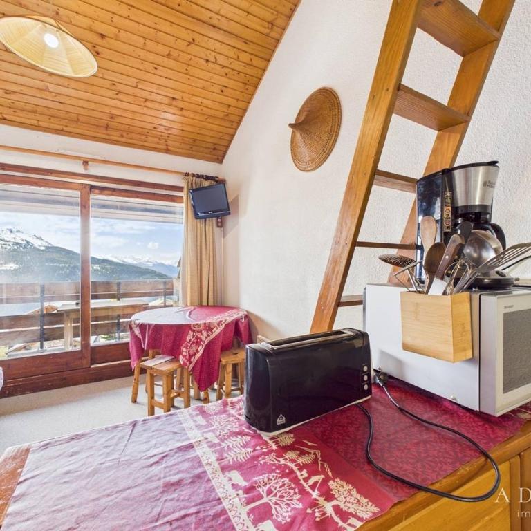 Studio mezzanine cosy, balcon plein sud, quartier calme, proche pistes et commerces, navette gratuite - FR-1-398-554 - Studio - 6