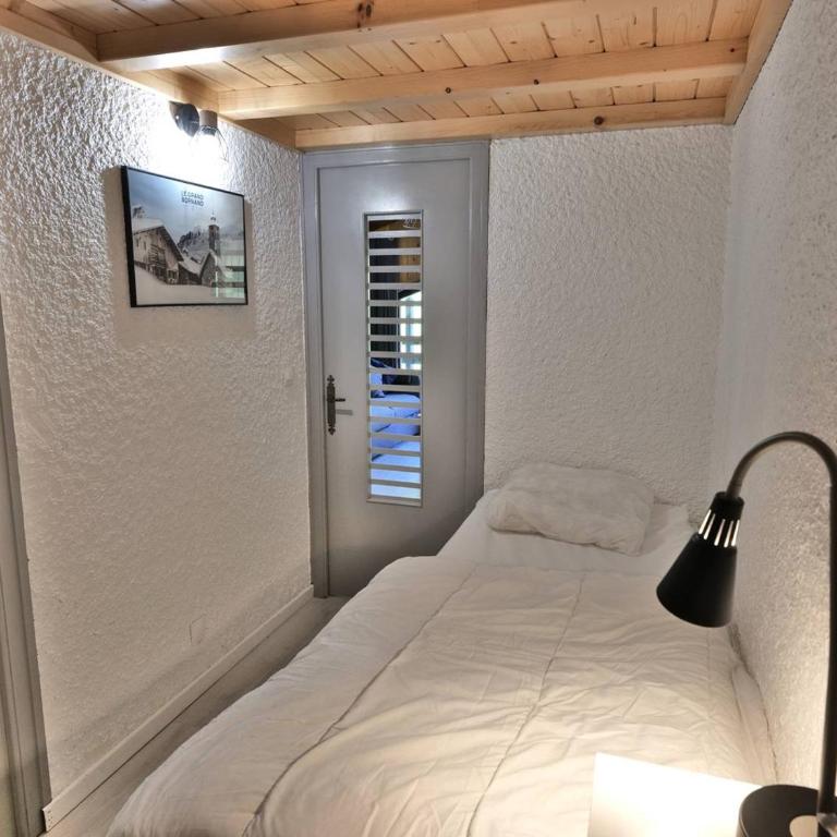 Superbe Studio Mezzanine Rénové au Cœur du Grand Bornand – 4 Couchages, Balcon, Proche Commerces et Ski - FR-1-458-162 - Studio - 16
