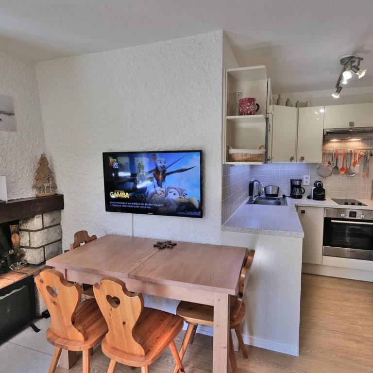 T2 rénové au Grand-Bornand avec balcon, parking et terrasse, 4 pers, proche village - FR-1-458-205 - Apartment - 6