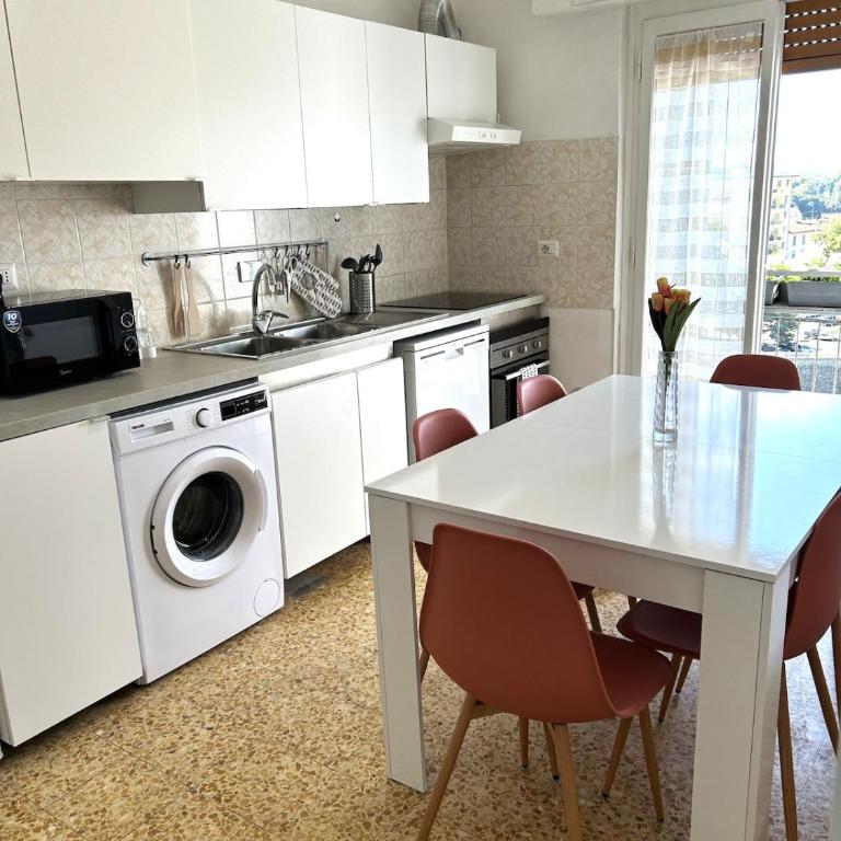 Luma' Apartment - Puccini - Appartamento con 2 Camere da Letto - 33