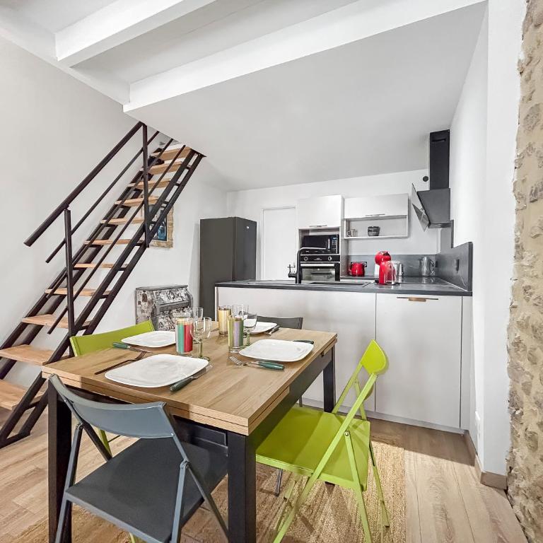 T3 atypique au cœur du village, plages à 10 min - Appartement 2 Chambres - 8
