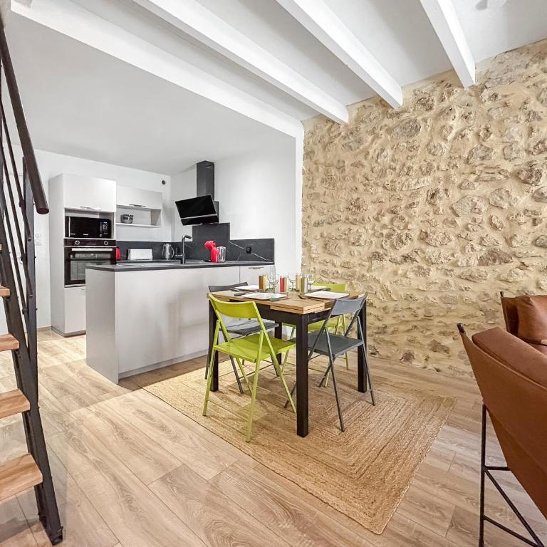 T3 atypique au cœur du village, plages à 10 min - Appartement 2 Chambres - 9