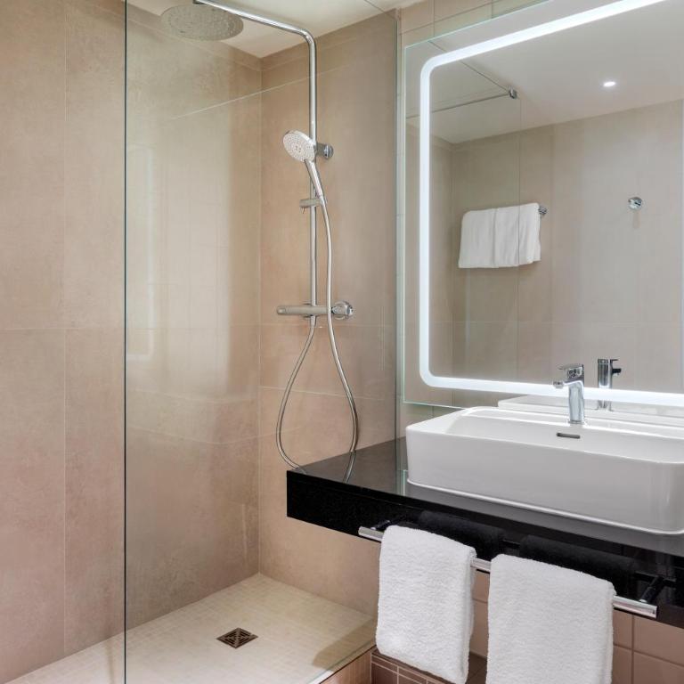 Courtyard by Marriott Paris Saint Denis - Camera King Deluxe - 5
