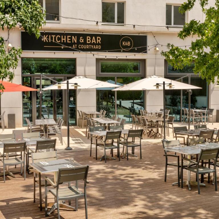 Courtyard by Marriott Paris Saint Denis - Camera King Superior con Colazione e WiFi - 4