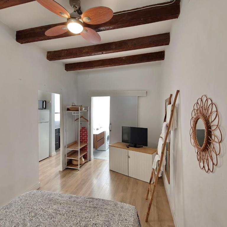 Elegant apartment Sagrada Familia - One-Bedroom Apartment with Terrace - 4