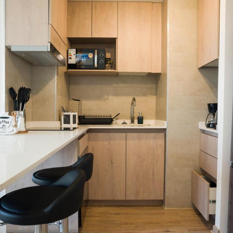 Cozy Stadium Retreat 1BR Nunoa Getaway for 3 - Apartment - 14