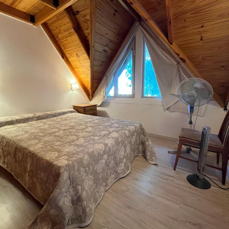 Casa Matteo con quincho, patio y cochera - Three-Bedroom House - 25