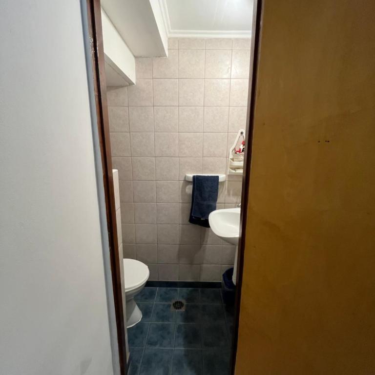 Casa Matteo con quincho, patio y cochera - Three-Bedroom House - 32