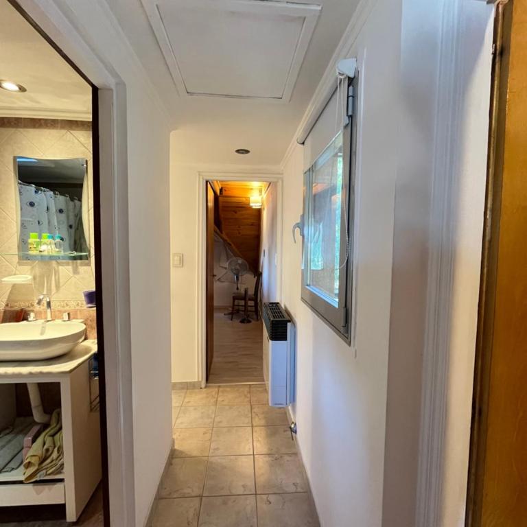 Casa Matteo con quincho, patio y cochera - Three-Bedroom House - 34