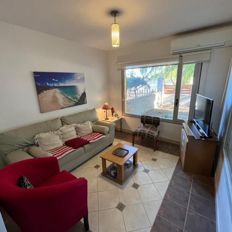 Casa Matteo con quincho, patio y cochera - Three-Bedroom House - 46