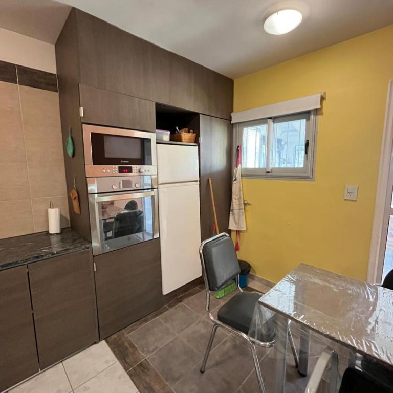 Casa Matteo con quincho, patio y cochera - Three-Bedroom House - 63