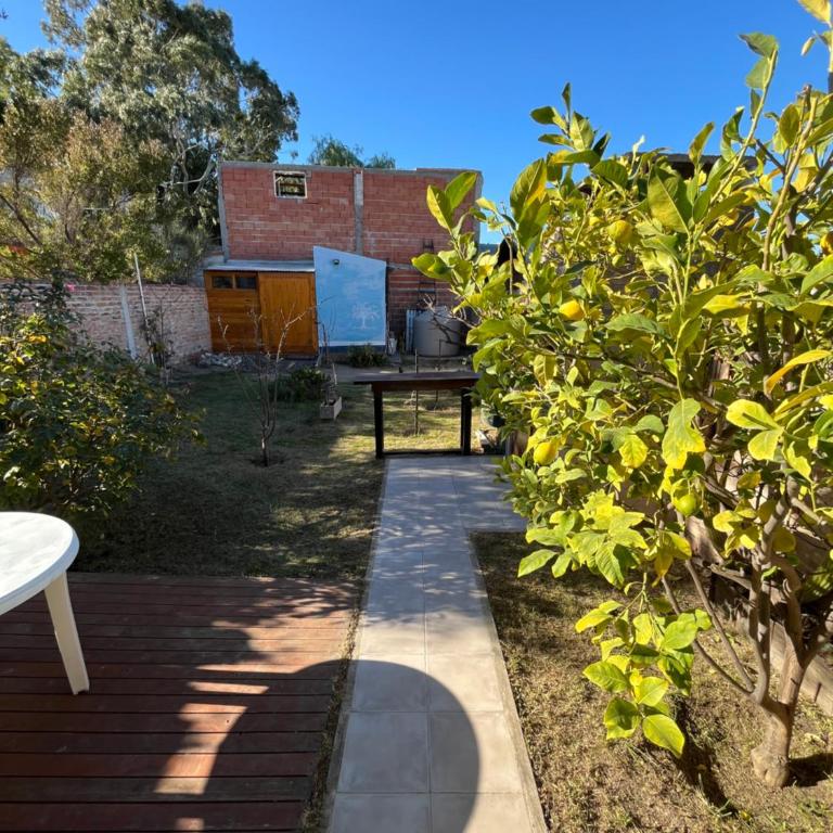 Casa Matteo con quincho, patio y cochera - Three-Bedroom House - 73