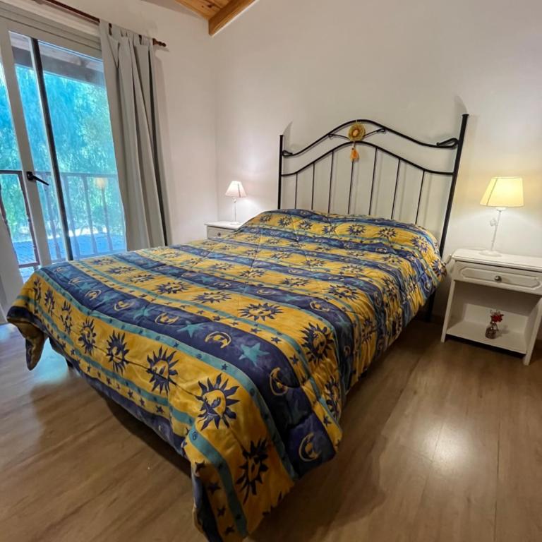 Casa Matteo con quincho, patio y cochera - Three-Bedroom House - 76