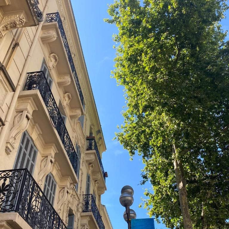 Elégant T3 Cannes centre, 10 mn à pieds Palais, Croisette - Two-Bedroom Apartment with City View - 2