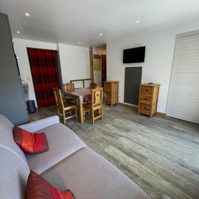Studio rénové pour 4, ski aux pieds, La Croisette, Les Menuires - FR-1-452-230 - Studio - 1