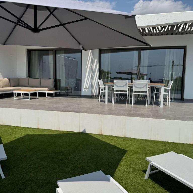 Resort Seascape Villa 8 by Bookaparadise - Villa - 23