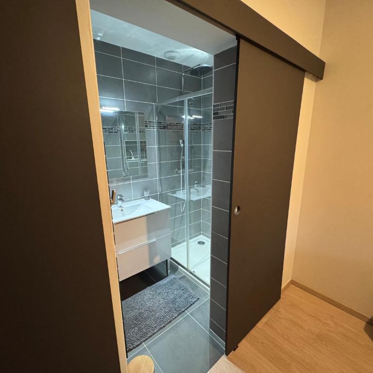 Chez Pascal, Chambre Thea - Chambre Double avec Salle de Bains Privative - 4