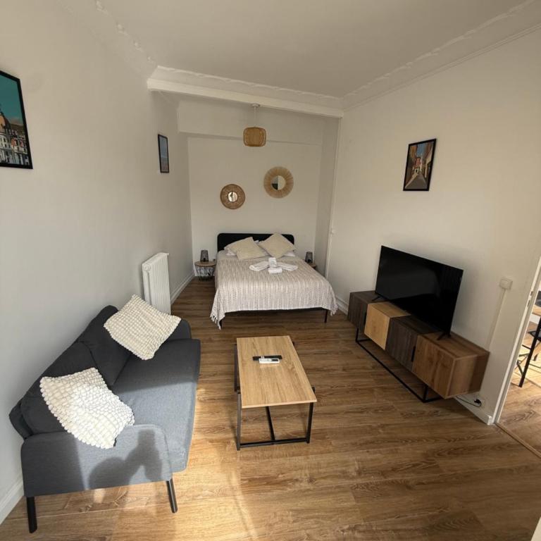 Sweethome Massena - Appartement 2 Chambres avec Terrasse - 5