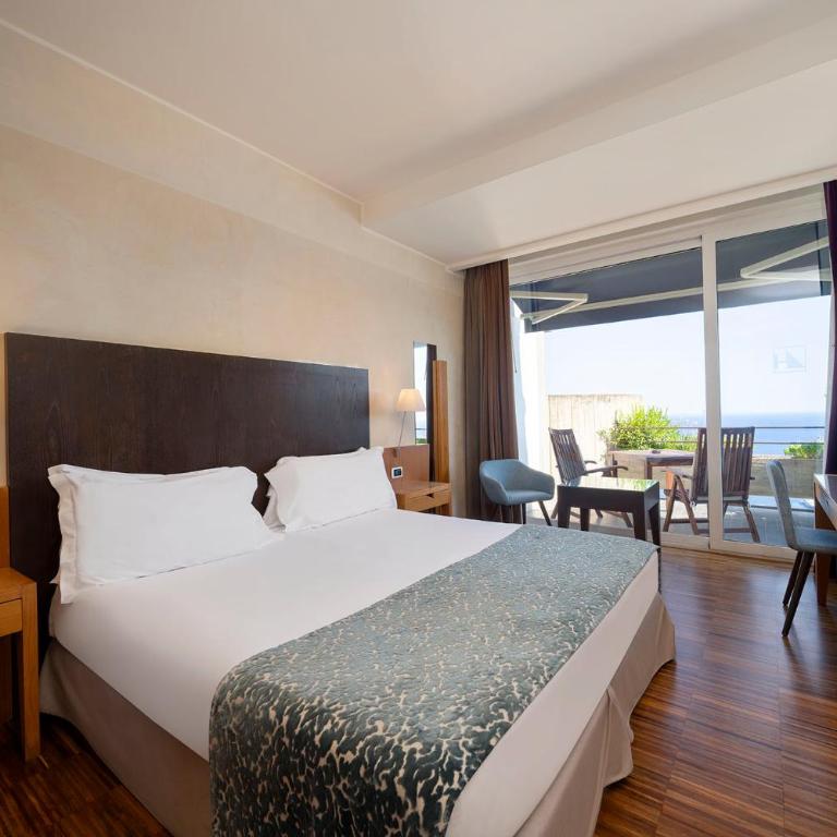 Eurostars Monte Tauro - Camera Superior Matrimoniale/Doppia con Letti Singoli con Balcone e Vista Mare Premium - 4