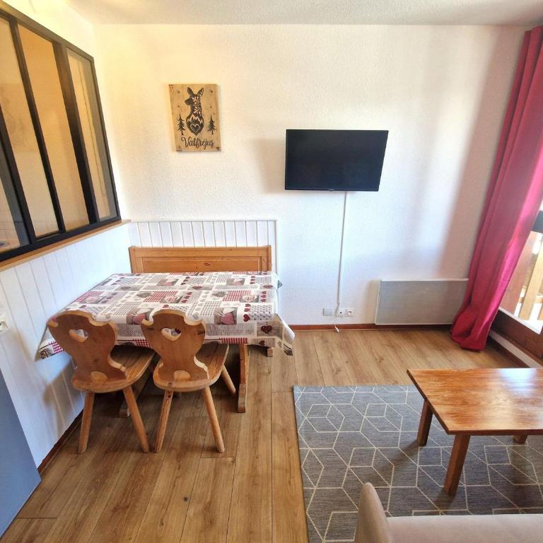 Studio cosy pour 4 au coeur de Valfréjus - FR-1-265-235 - Studio - 18